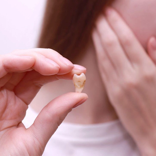 Expert wisdom tooth removal at Sri Sakthi Dental Clinic, Coimbatore for pain-free relief.